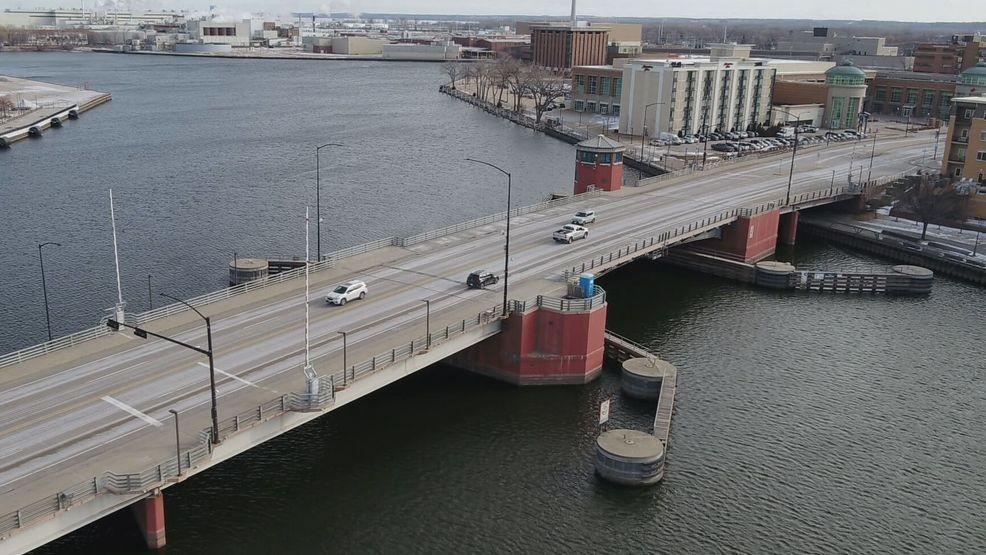 Ray Nitschke Memorial Bridge in Green Bay reopens a week early after repairs — Fox 11 Green Bay Local, Odessa Community news