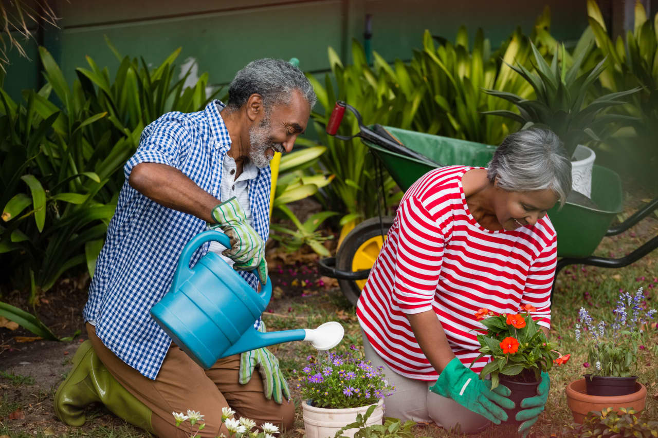 We stopped helping our neighbors with free home repairs and our friendship cooled. Who’s to blame? — MarketWatch, Odessa Business news