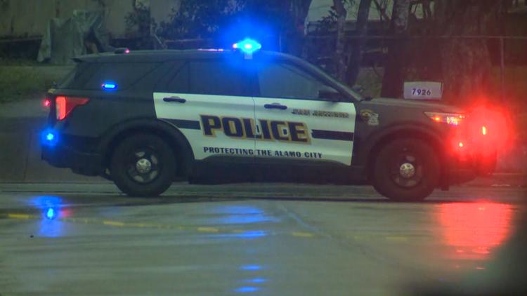 Driver arrested on DWI charge after running red light and crashing into car, police say — KENS 5 (San Antonio), Odessa Health news