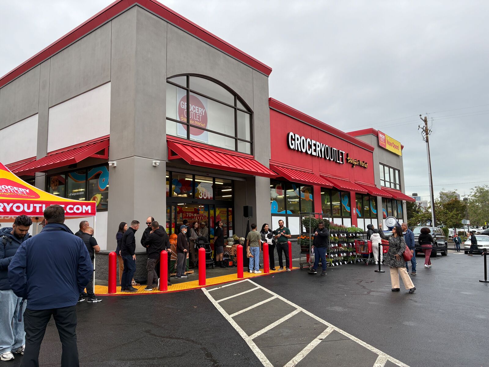 New Grocery Outlet opens in Oakland’s Eastlake neighborhood — The Oaklandside, Odessa Business news